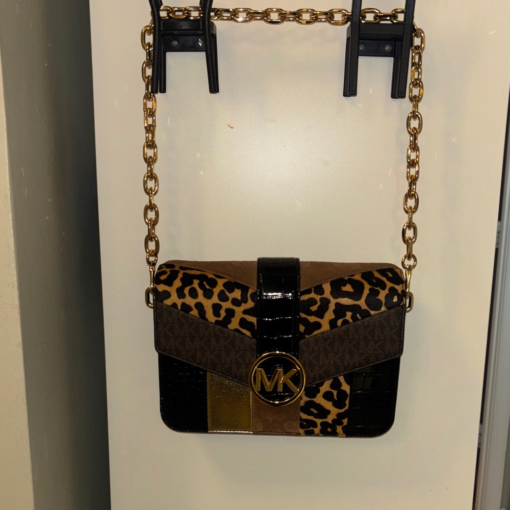 RARE Michael Kors Carmen Medium Convertible Shoulder Bag Crossbody, PRISTINE! - Picture 3 of 5